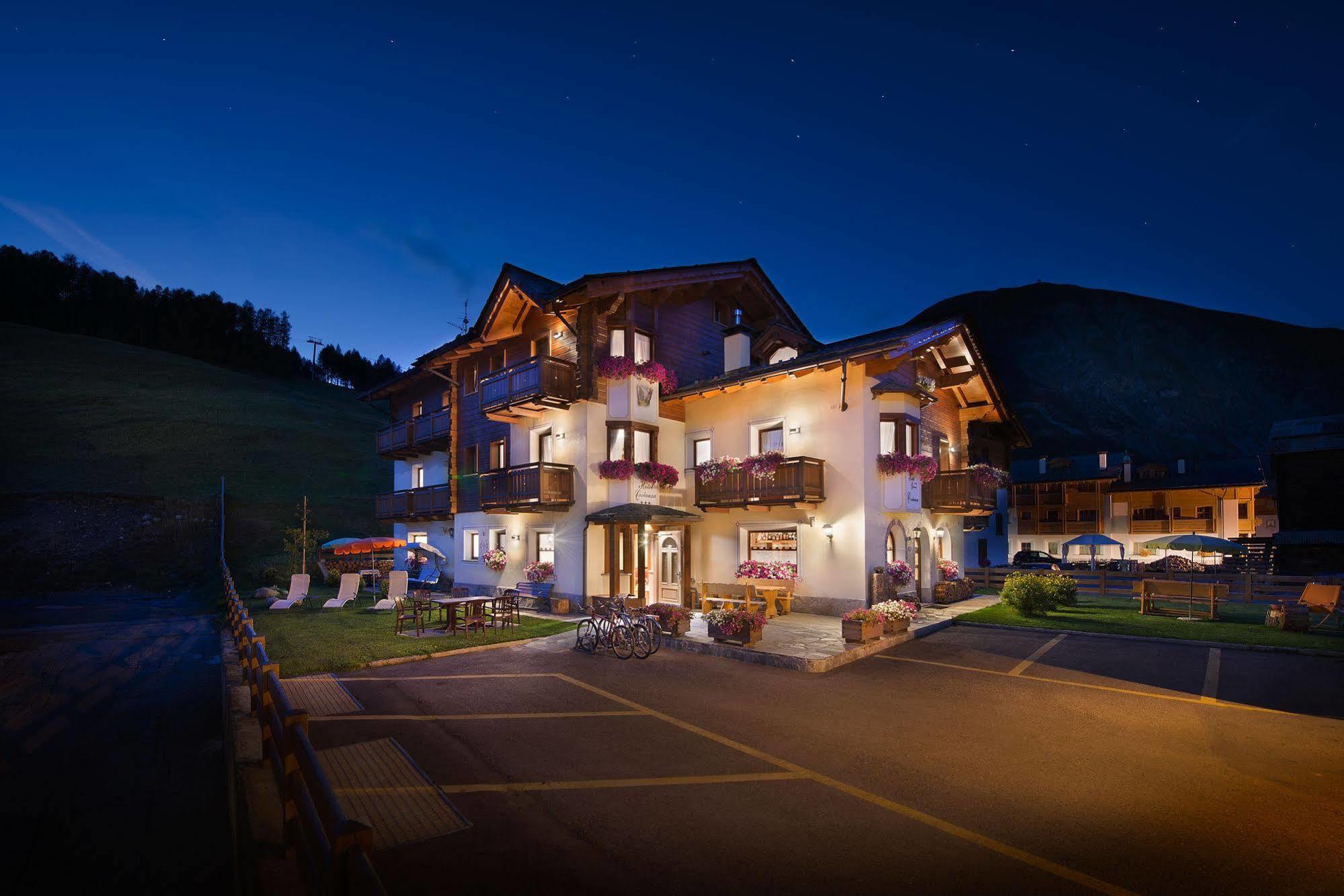 Hotel Costanza Mountain Holiday Livigno Zewnętrze zdjęcie